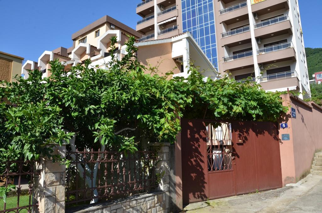 Mg Apartments And Rooms Будва Екстериор снимка