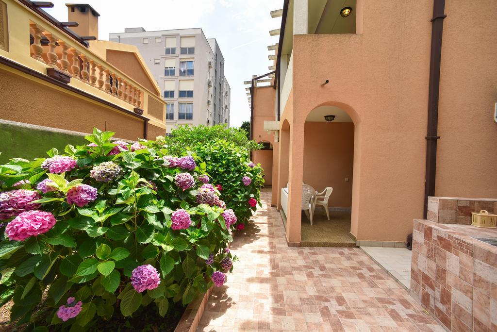 Mg Apartments And Rooms Будва Екстериор снимка